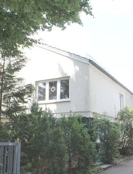 VON GRÜN UMRAHMT: Architektenhaus mit großem Raumangebot - Lauf (Pegnitz)