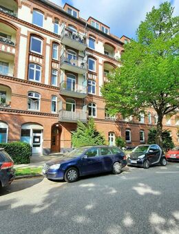 "Schleidenhof" - Helle 2-Zimmer-Altbauwohnung mit Potential in Barmbek-Süd - Hamburg