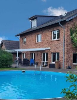 A+ Einfamilienhaus mit Wärmepumpe, Einliegerwohnung (ca. 75 m²) separat vermietbar, XL-Garage & Pool - Windeck