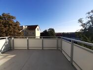 Wohnen in Freiberg! Schöne helle Dachgeschosswohnung mit Balkon und Tageslichtbad! - Freiberg