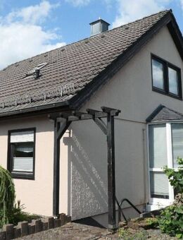 Einfamilienhaus mit Balkon in Zentrumsnaher Stadtlage mit gr. Garage mit Unterbau - Prüm