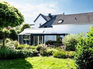Herrlicher Garten mit tollem Architektenhaus + 2 Appartements im Anbau - Menden (Sauerland)