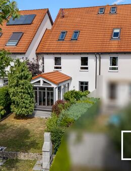 Raumwunder! Lichtdurchflutete Doppelhaushälfte mit Terrasse, Wintergarten & Garage in Toplage - Eckersdorf