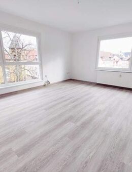 WOHNBERECHTIGUNGSSCHEIN VORHANDEN? Dann ist diese Wohnung für SIE: 2-Zimmer Wohnung im 3. OG mit modernem Bad! - Hildesheim