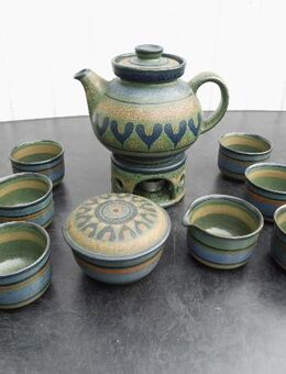 KMK Kupfermühle Keramik Mora? 1 Teekanne 0,9 l, 1 Stövchen, 1 Dose, 1 Gießer, 6 Teebecher- 10 Teile zusammen 59,- - Flensburg