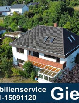 Großes Wohnhaus mit herrlichem Garten und tollen Ausblick - Himmelkron
