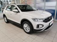 VW T-Roc, 1.0 TSI Life Winterpaket so, Jahr 2022 - Weiden (Oberpfalz)