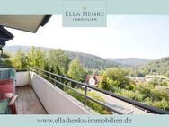 Mit Kamin: Schöne, gemütliche Ferienwohnung mit traumhafter Aussicht + großem Balkon. - Langelsheim