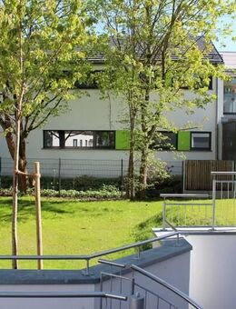 Helle u. ruhige 3-Zi.-Wohnung für PERSONEN !!! AB 50 J. !!! - im schönen Freimann - Nähe U6 - München