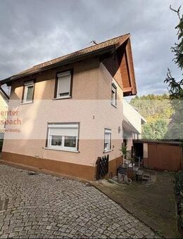 Charmantes Bauernhaus mit Nebengebäude, Scheune und Garage - ländliches Wohnen mit viel Potenzial - Gernsbach