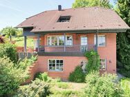 Wohnen und Arbeiten vereint: Traumhaus mit anerkanntem Büro und Panoramablick! - Leinach