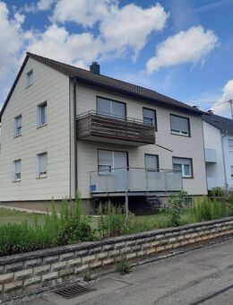 Charmantes Zweifamilienhaus mit Doppelgarage und gepflegtem Grundstück - Dornstadt