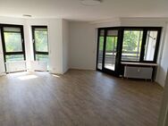 2-Zimmer-Wohnung mit Balkon, frisch renoviert - Stuttgart