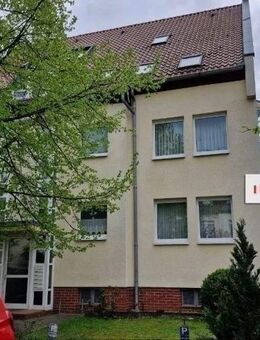 IMMOBERLIN.DE - Attraktive Wohnung mit Balkonloggia in Südrichtung + Tiefgaragenplatz - Falkensee
