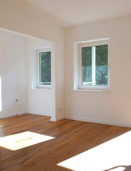 3 Zimmer Wohnung in ruhiger zentraler Lage von Altona mit Balkon und Gartenanteil - Hamburg