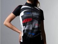 Trigema T-Shirt TRIGEMA Fahrradjacke aus atmungsaktivem Material (1-tlg)