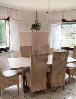 Freistehendes EFH mit 5 Zimmern, Garage, Wintergarten und Garten - Bad Marienberg (Westerwald)