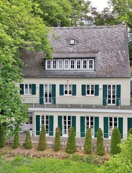 Imposanter Familientraum - Modernisiert, Naturidylle & Stadtnähe perfekt vereint - Wiesbaden