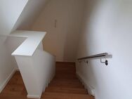 SANIERTE 2-ZI.-DACHGESCHOSSWOHNUNG IN 2 FAMILIENHAUS MIT EINBAUKÜCHE UND DACHTERRASSE ZU VERMIETEN - Mutlangen