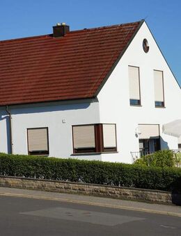Attraktive Doppelhaushälfte in Kürnach zu verkaufen - Kürnach