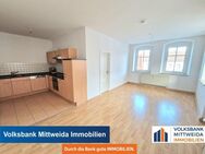 Zentral gelegene 3-Zimmer-Wohnung mit Einbauküche, Balkon und PKW-Stellplatz! - Penig