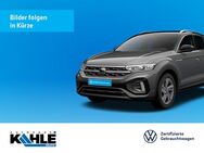 VW T-Cross, 1.0 TSI Life vor, Jahr 2021 - Wunstorf