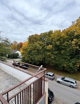 Sonnige Dachterrassenwohnung in ruhiger Lage von Ramersdorf - ideal für Singles oder Paare - München