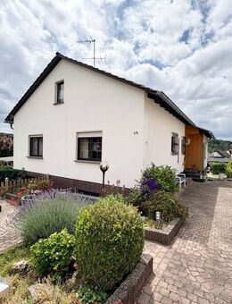 Schönes Haus mit großem Potenzial und bester Anbindung - Bad Camberg