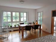 Wunderschöne Wohnung mit kleinem Garten und PKW-Stellplatz in begehrter Lage - Gerbrunn - Gerbrunn