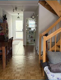 Moderne 3-Zimmermaisonettewohnung mit Balkon und Blick ins Grüne mit TG-Stellplatz! - Pfinztal