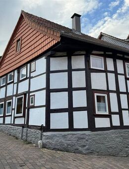 *Niedliches kleines Fachwerkhäuschen mit KFZ-STP in der Altstadt von Osterode* - Osterode (Harz)