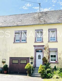 Großes Wohnhaus mit 2 Doppelgaragen und Ausbaupotential zu verkaufen - Kordel