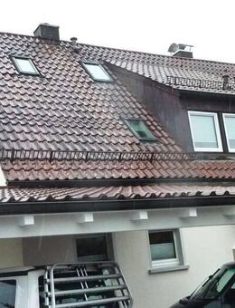 Ab 01.01.26 beziehbare, teils möblierte und gepflegte DG-Whg. mit Einbauküche und Kfz-Stellplatz - Friedrichshafen