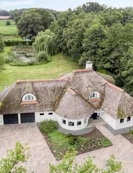 Landhaus mit Doppelgarage auf großzügigem Grundstück - Neuenhaus