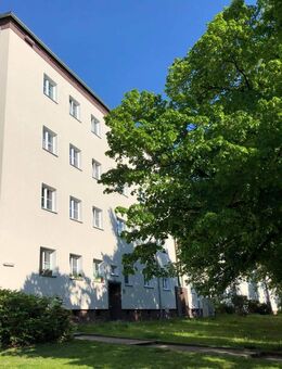 Ideal für Familien! Mit Balkon unweit Lankwitz-Kirche - Berlin