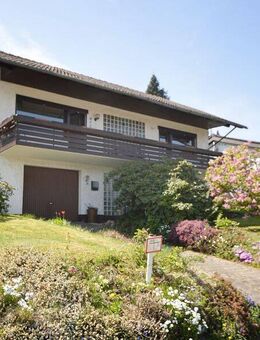 Mit traumhaften Ausblick! Gepflegtes Einfamilienhaus mit schönem Garten und einer Garage... - Walkenried