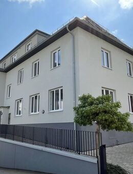 Im Herzen von Gießen: Großzügige und offen gestaltete 3 Zimmer-Wohnung mit Dachterrasse, Tiefenweg 4, Gießen - Gießen