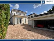 VON POLL - BAD HOMBURG: Energieeffiziente Villa mit Pool und 3 Garagen in einzigartiger Blicklage - Bad Homburg (Höhe)