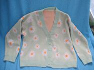 NEU * Original * Flower- Power * Margeriten * Blumen * Blüten * VINTAGE * Wie selbst gestrickt * Wolle * Cardigan * Strickjacke * Gr. 38- 40/ S- M * lind- grün * gelb * weiß * - Riedlingen