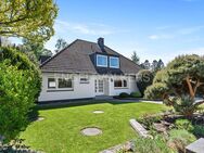 Villa mit Schwimmbad auf traumhaftem Südgrundstück in Naturschutzgebietslage von Duvenstedt - Hamburg