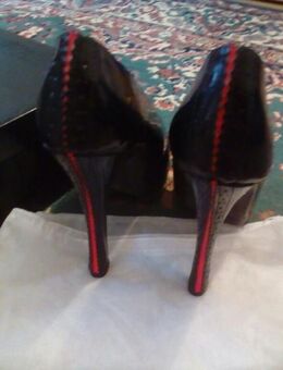 Schwarze Lack Plateau Pumps High Heels Gr 40 - Zossen Zentrum