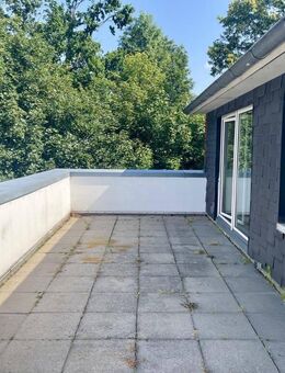 Sonnige Dachgeschosswohnung mit großer Dachterrasse in Schnelsen! - Hamburg