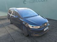 VW Touran, 1.5 TSI Highline 7 Sitze, Jahr 2018 - München