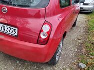 Nissan Micra Baujahr 2003 in rot - Erwitte