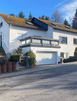 Schönes Wohnhaus am Waldrand mit Einliegerwohnung, Taunusstein - Taunusstein
