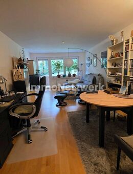 Wohnung mit Loggia, Einbauküche, Kellerbox und Duplex-Stellplatz in Saarbrücken-Eschberg - Saarbrücken