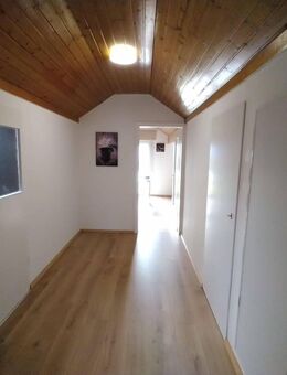 Ein charmantes Einfamilienhaus mit Gewerbehalle - perfekt für Wohnen und Arbeiten vereint! - Daxweiler