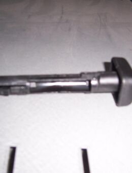 MR913895 Führungsbuchse, Kopfstütze, Sitz hinten Mitsubishi Carisma/ Space Star - Hannover Vahrenwald-List