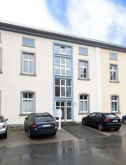 Innenstadt 2 Zimmer Wohnung mit EBK, Laminat, Dusche + Stellplatz - Hof