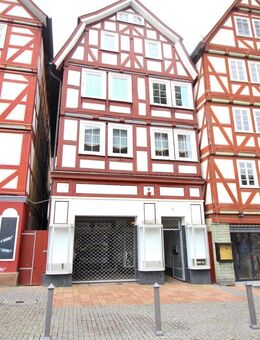 Gepflegtes Wohn- und Geschäftshaus in Toplage am Marktplatz in Homberg Efze - Homberg (Efze)